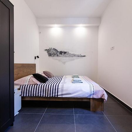 シベニク Andriana Houseヴィラ エクステリア 写真